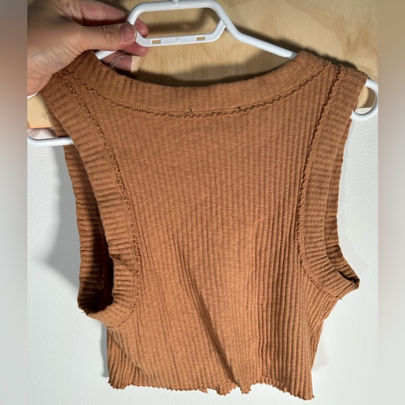 FOREVER 21, beige button, crop top - Picture 5 of 5